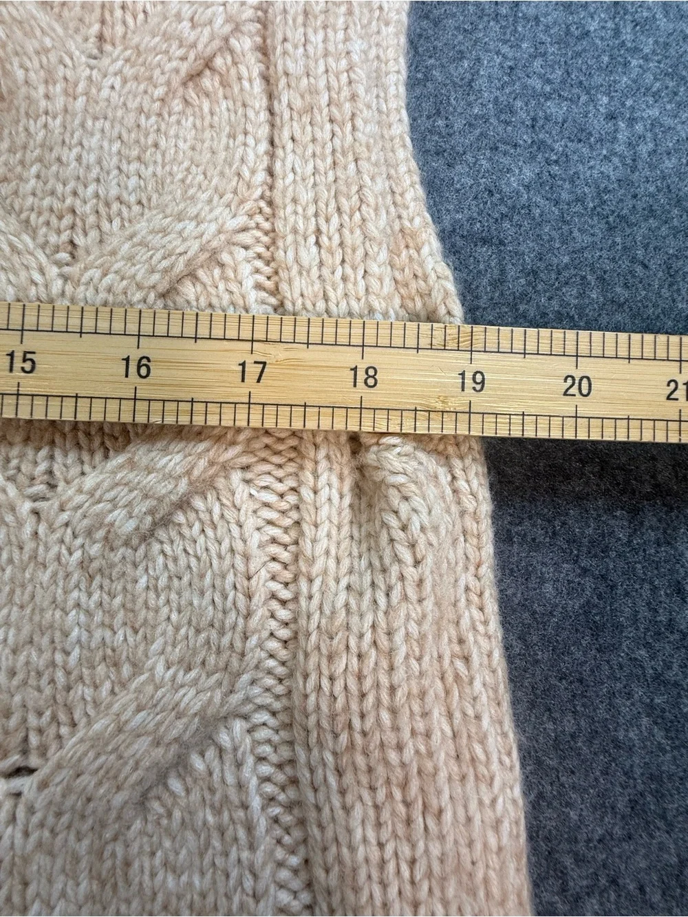Express Nude Beige Cable Knit Turtleneck Sweater Vest Medium Cozy Chic Cabincore